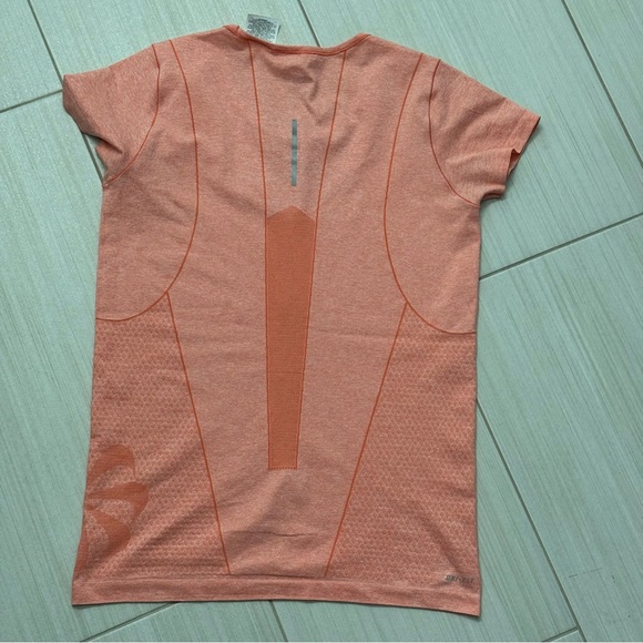 Nike orange seamless top size: Large - Picture 3 of 4